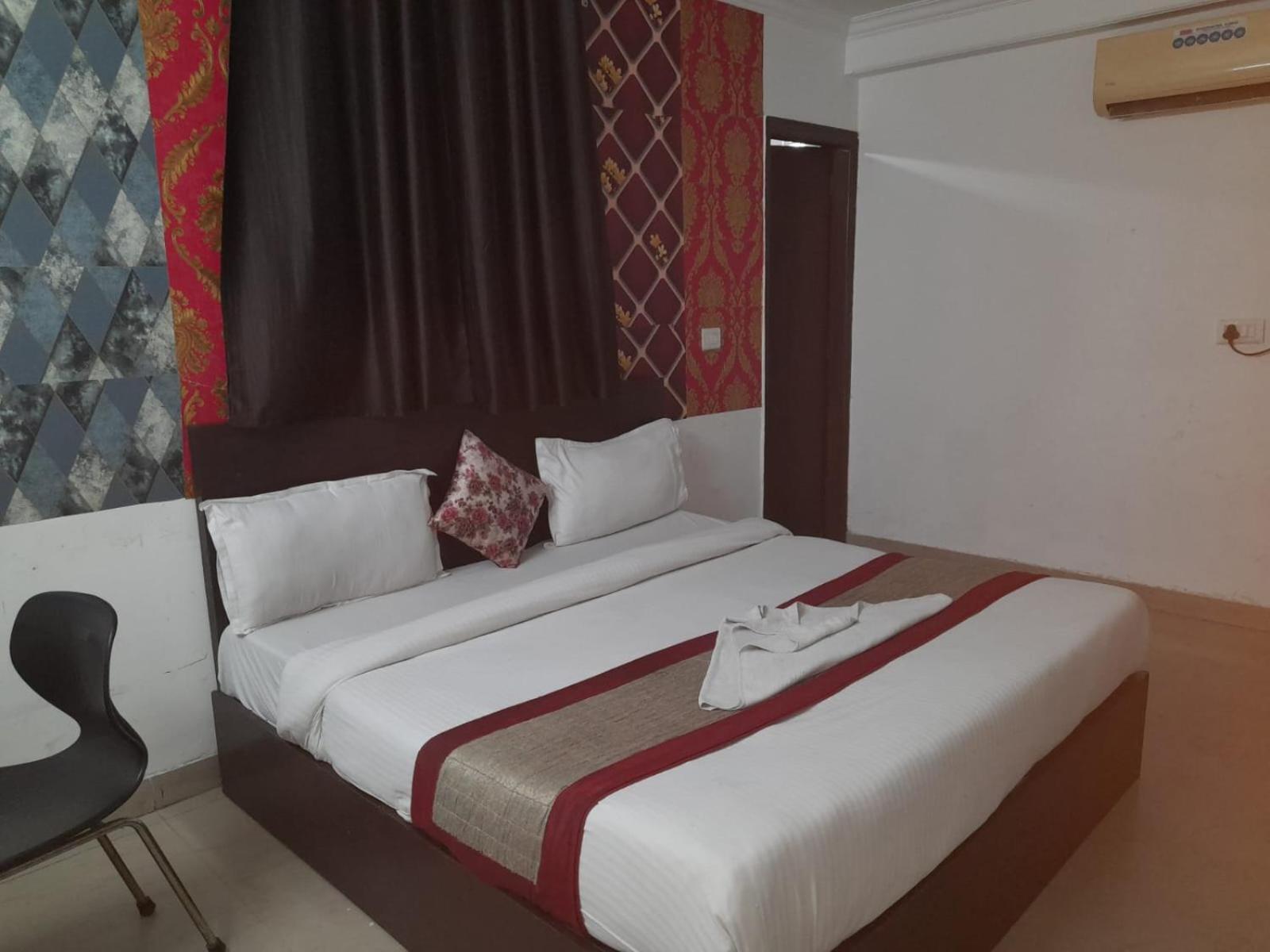 Hotel Airport Aditya Inn New Delhi Exterior photo
